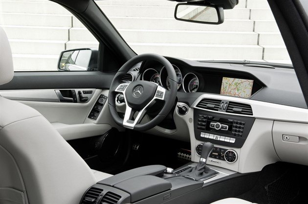 Mercedes C-Class 2011 (1)